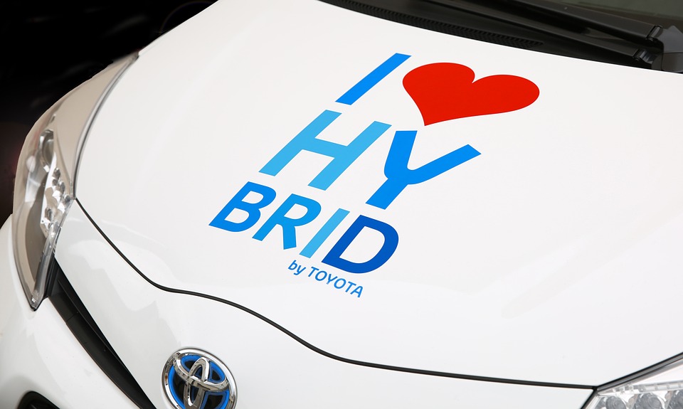 Toyota hibrid autó