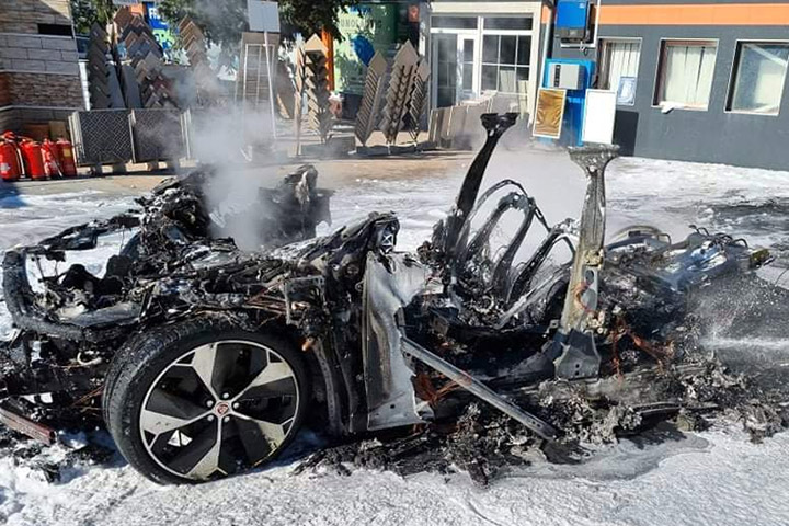 kiégett elektromos autó Székefehérvár