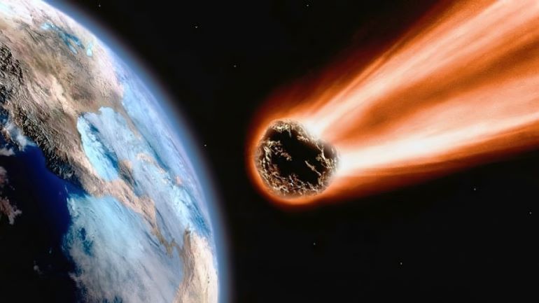 2014 UN271 katalógusjelű objektum üstökös