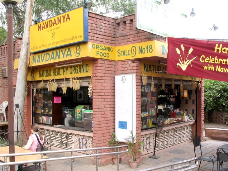Navadanya Fair Trade bolt Új-Delhiben  Forrás: navdanya.org