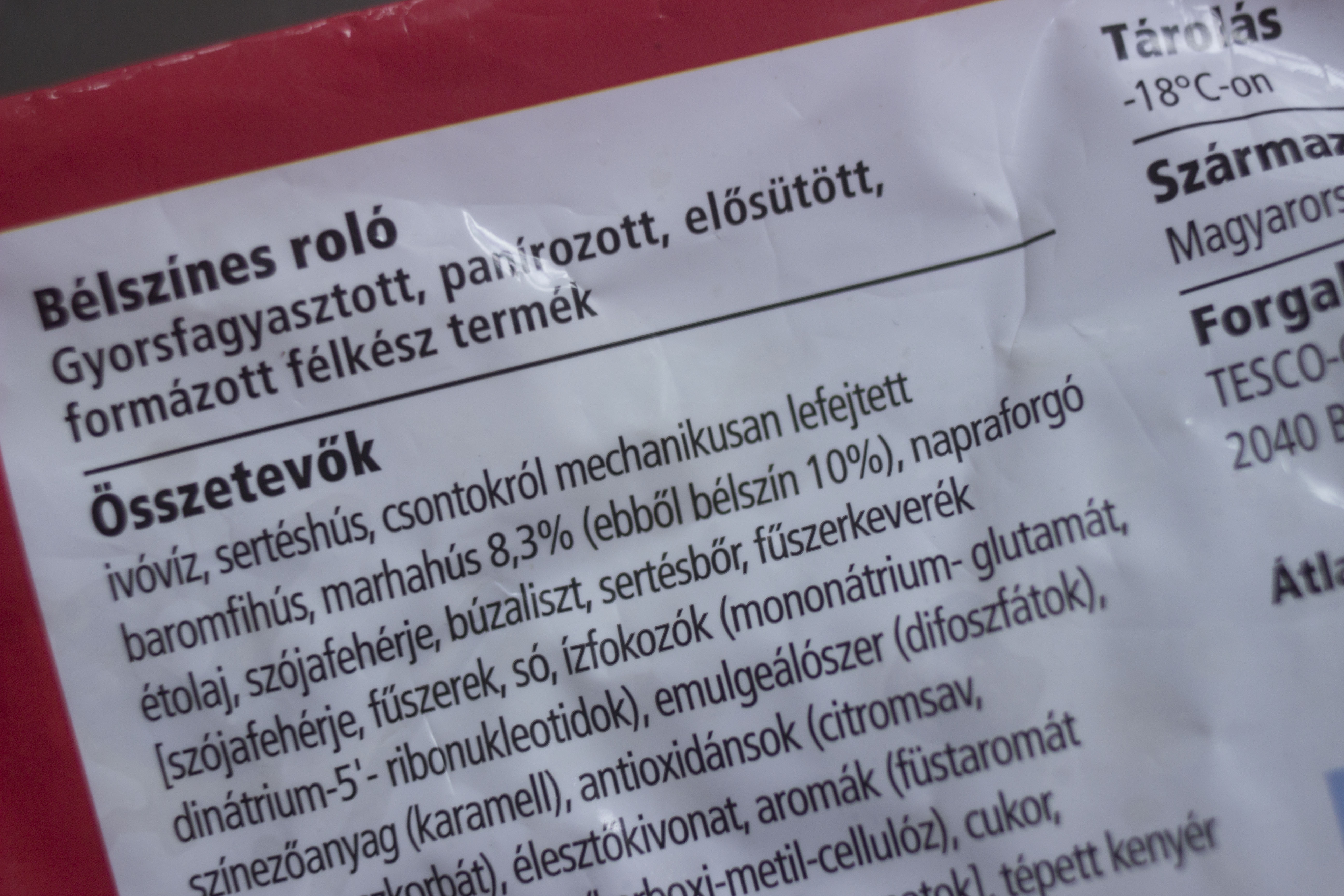 Rengeteg nagyipari hústermékből leselkedik ránk Forrás: Táfelspicc-Péter Anna