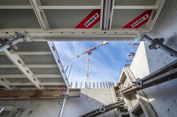 MEVA famentes zsaluzás