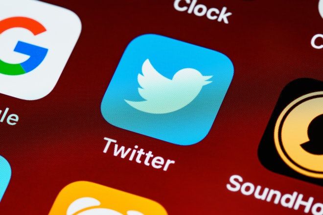 Twitter közösségi média Elon Musk vétel