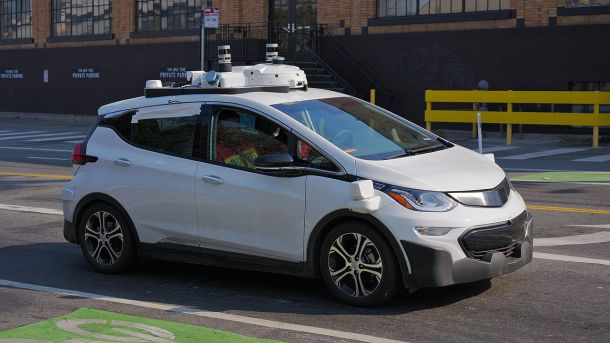 General Motors önvezető taxi veszteség