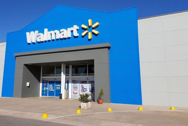 Walmart utazó ember alvás parkoló