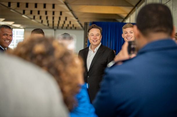 Elon Musk saját város